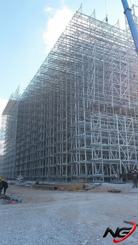 High-bay steel racking under installation at the Unilever plant in Konya
