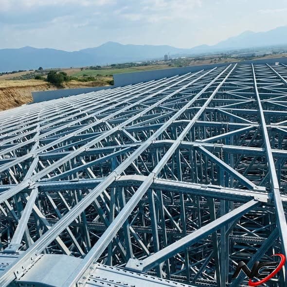 Steel roof trusses of the racking system, seen from above