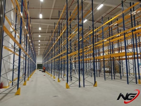 Pallet racking aisle inside a warehouse