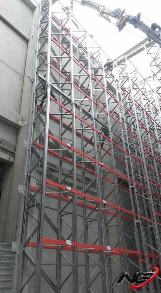 High-bay racking installed inside the building at the Abalıoğlu oil plant
