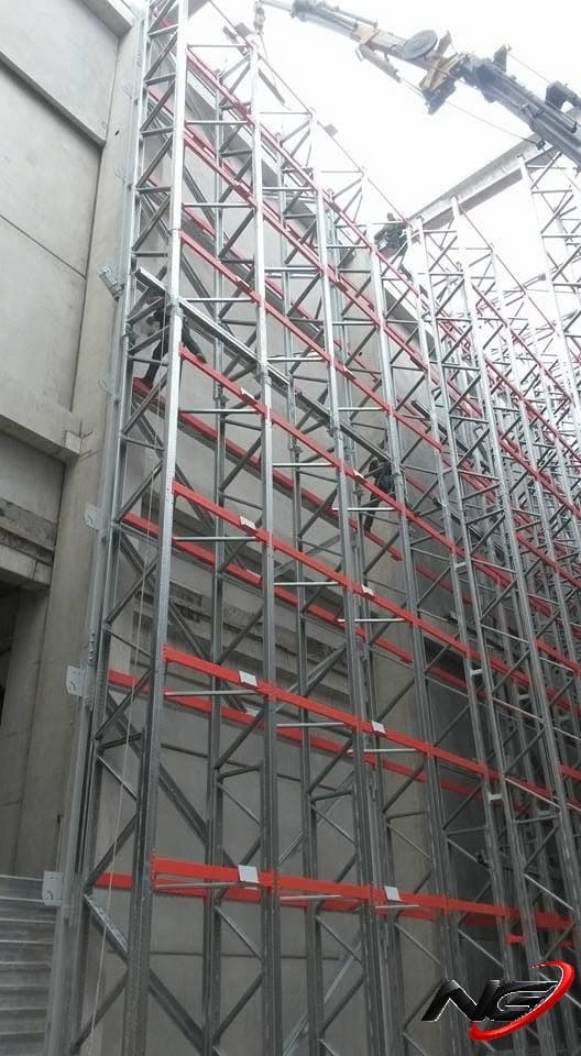 Im Gebäude errichtetes Hochregal im Ölwerk Abalıoğlu